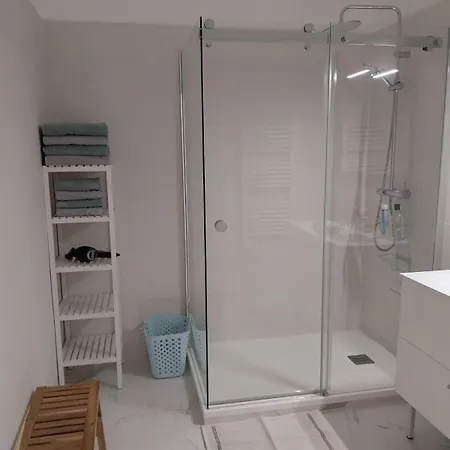 Spacious With Balcony - Center Apartman