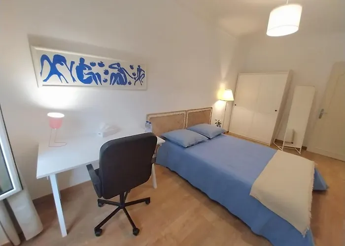 Spacious With Balcony - Center شقة *